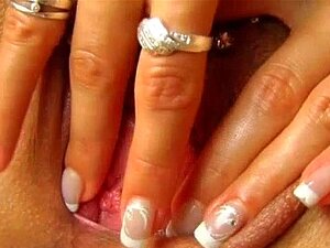 Donne-moi les seins de Pink Bianca rebondissent et elle utilise des