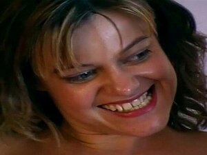 Trois MILFs sont photographiées en train de se faire épiler la