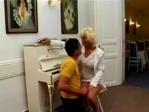 Blonde russe faisant l'amour