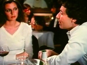 John Leslie, le roi des étalons, exhibe ses couilles pleines et la