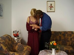 Découvrez la passion débordante d'une déesse allemande mature qui