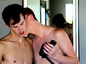 Vidéos gratuites de mecs gays ayant des queues De billard à grosse