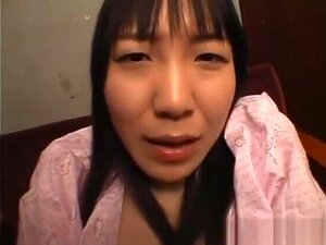 La magnifique asiatique Hina Sakura dans une vidéo porno bukkake