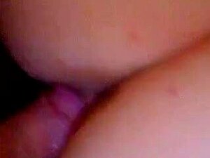 Regardez cette chaude babe de près sur sa webcam alors quelle fera