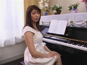 Incroyable nana japonaise Shiori Manabe dans les MILFs les plus