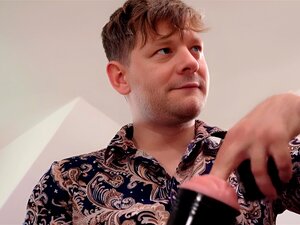 Dane Jones Jolie blonde espagnole avec un gros cul et des petits