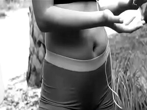 Vidéo porno de yoga avec une bombe fantastique