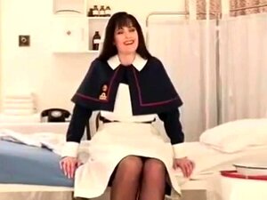 Regardez Pulling Rank maintenant ! - Gros seins, talons hauts, porno