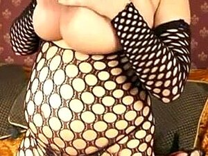 Douce grosse poitrine arabe BBW MILF qui joue