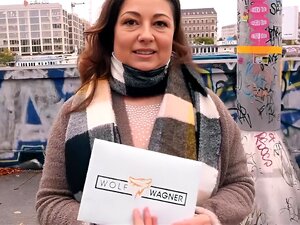 Femme au foyer allemande ugyl ramassée par un jeune homme dans la rue