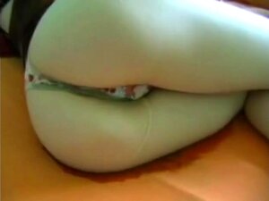 Compilation de filles mouillant le lit