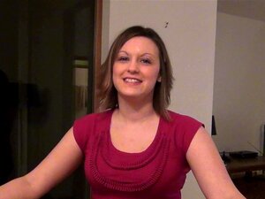 Ma femme chaude fait la fête nue chez moi