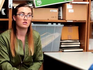 Shoplyfter - Déshabillé et inspecté pour vol