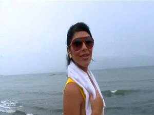 19 pute latina en train de s'entraîner sexe 22