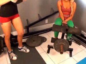 Footjob de gym avec Cidnee & Angel