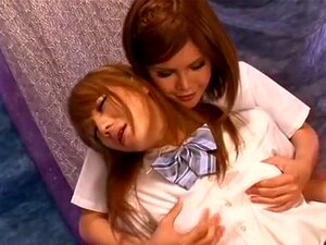 Modèle japonais en chaleur dans un film JAV exotique / Futanari