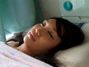 Le modèle asiatique a une grosse part3 sexy