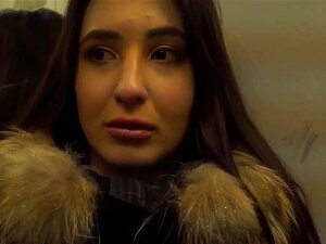 Regarde DEBT4k. 10 000 $, c'est une somme d'argent folle, alors