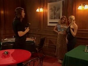 Z44B 1398 Un photographe baise ses modèles