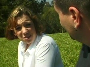 Katarina, bien en chair, baise deux mecs