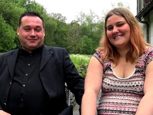 La nouvelle BBW, Manon, se fait baiser dans un plan à trois
