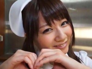 La fille japonaise exotique Yurika Miyaji dans la scène la plus