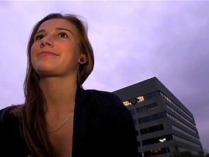 PublicAgent - nouvelle brune muette baisée