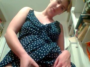 Femme au foyer en POV apprend au mari comment sucer sa bite