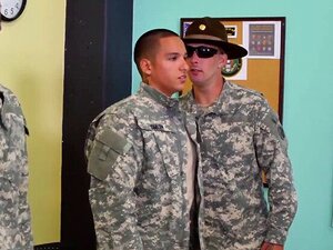 Des soldats en chaleur font de l'heure du déjeuner le moment le plus