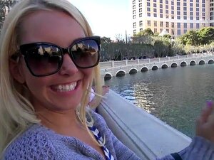 Aaliyah Love dans un film de vacances virtuelles - AtkGirlfriends,