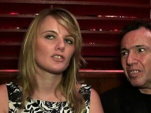 Femme au foyer baisée durement