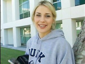 True College Girls - Scène 5