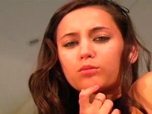 Défilé de chattes sauvages et salées