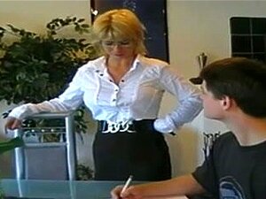 MILF allemande aux faux seins