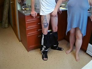 stimulation manuelle de mon pénis avant l'éjaculation le matin dans