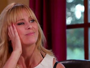 Léchage de chatte avec la MILF salope Cherie et la mignonne Kenna.