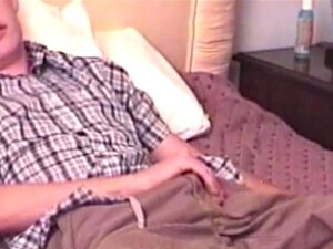Vidéo de branlette maison de twinks solo réalistes