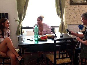 Les fonctionnalités du téléphone privé dans la pause porno Up her