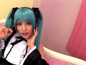 La nana japonaise la plus chaude Kiritani Yuria dans une scène