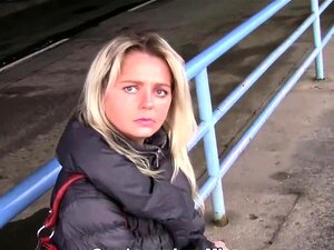 Salope ARRÊT - MILF blonde tchèque ramassée à la gare routière