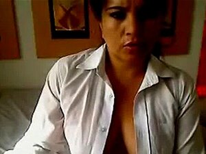 Beena Indian Hot Bhabhi montre ses gros seins avec sa chatte poilue en