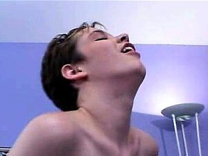 La pom-pom girl Claire adore se faire lécher la chatte