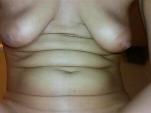 Vivez un plaisir ultime en chevauchant le gros membre de votre mari.