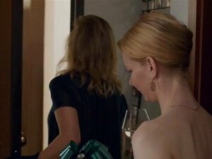 Sandra Huller nue - Ingrid Bisu nue - Toni Erdmann - 2016. Le clip a
