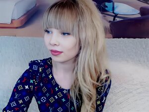 Ma meilleure amie blonde est devenue vraiment attentionnée pour ce