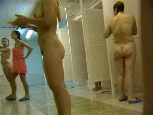 Voyeur sous la douche