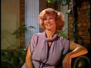 Belle-mère classique aux seins, j'aimerais baiser