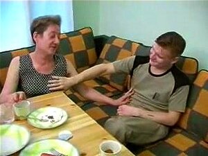 Mamie russe et Boyfrend 102