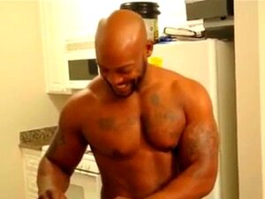 Découvrez l'incroyable séduction de Sasha Knox alors qu'elle comble