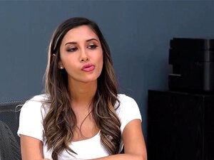 Hazel et Gianna se sont partagés des jus de chatte. Hazel et Gianna